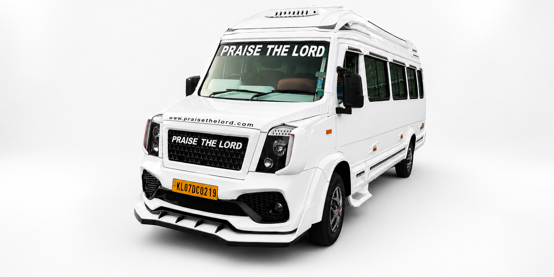 luxury tempo traveller